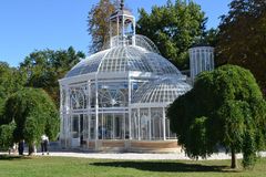 Vue extérieure de la Serre du Parc de Laurenzane