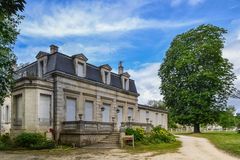 Vue extérieure du château du Moulin d'Ornon